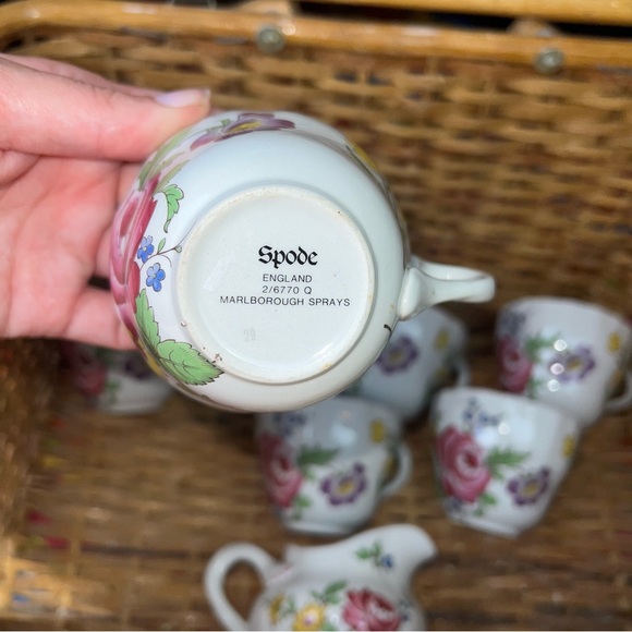 Spode Marlborough Sprays Floral Teacups and Creamer Holder - Picture 4 of 4